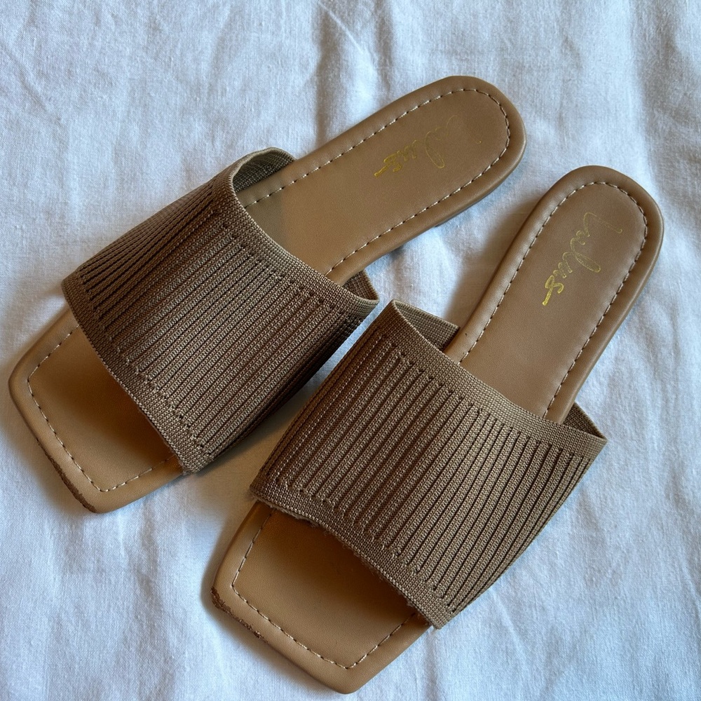 Lulus sandals size 8